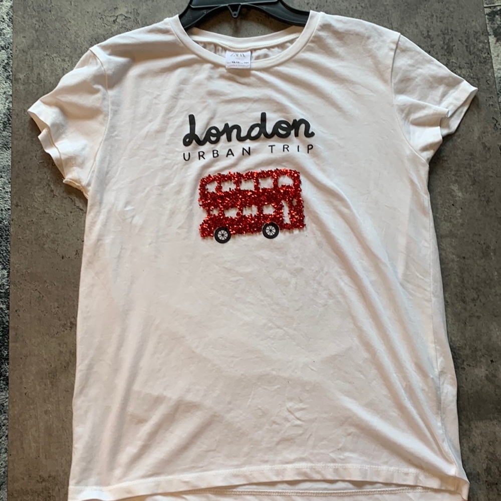 Zara girls short sleeved T-shirt size 13/14 - EUC